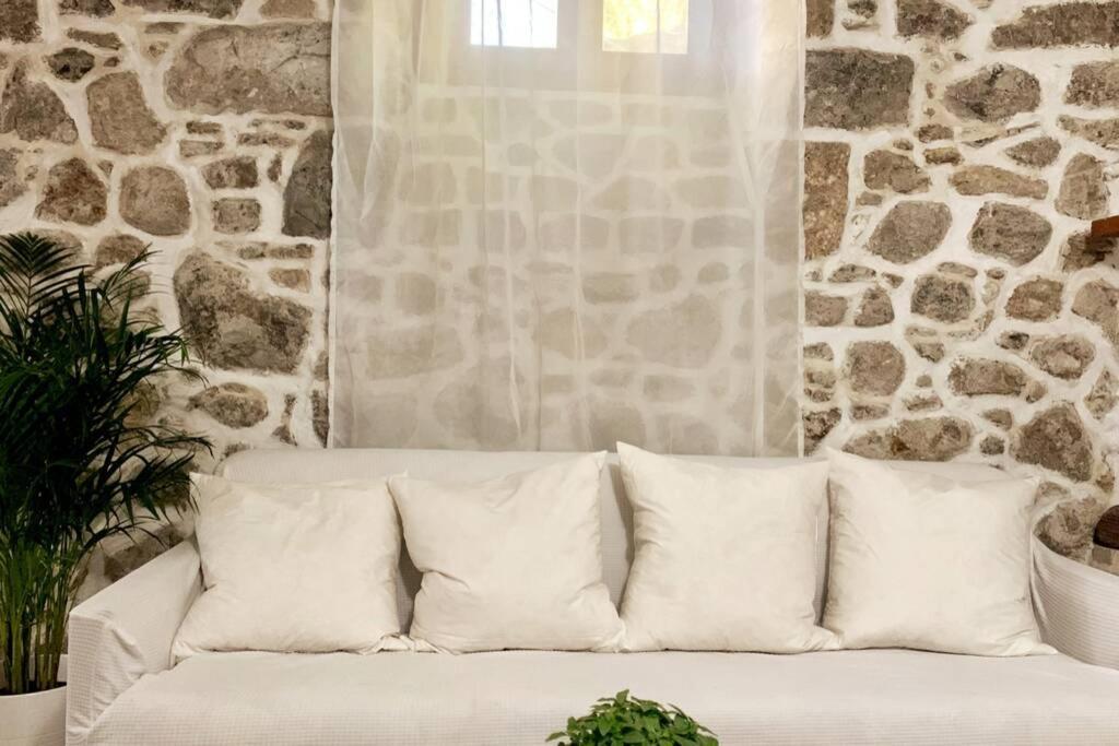 Lava House Apartment Mandraki  Exterior photo